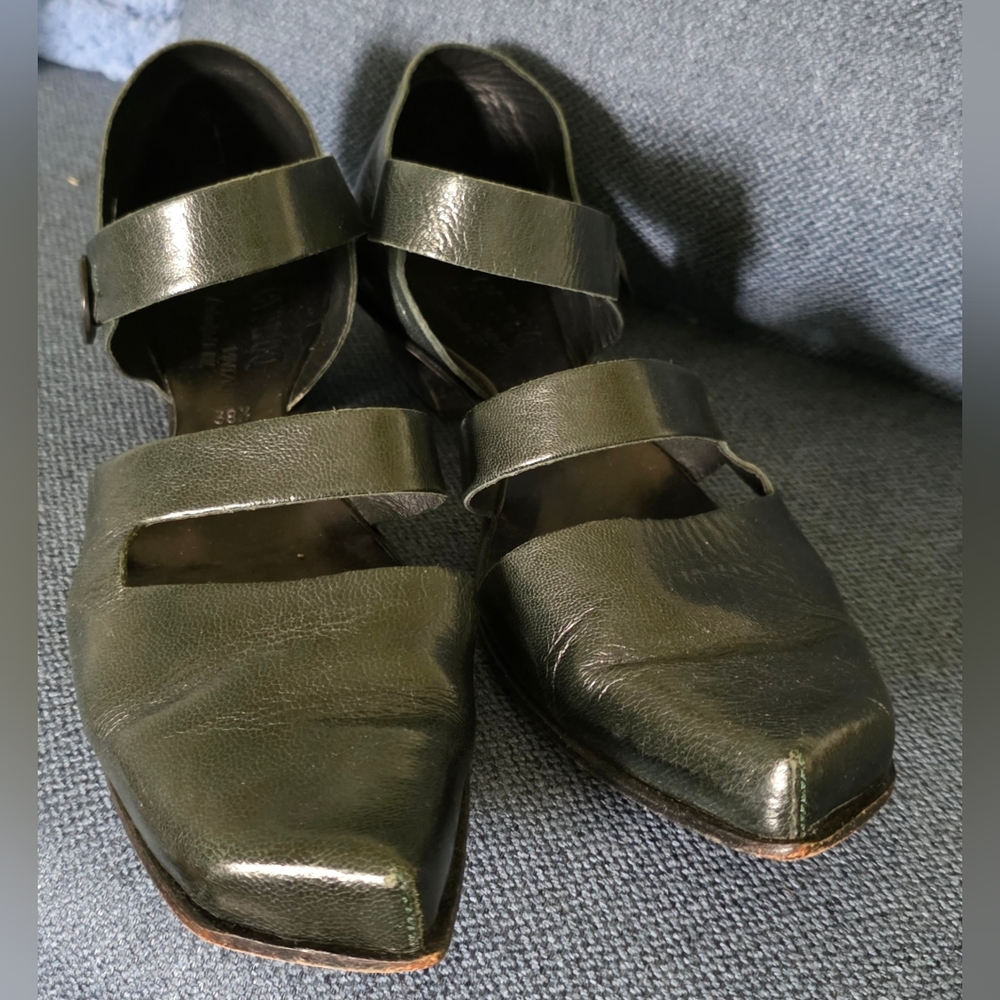 CYDWOQ Vintage Leather Kitten Heel